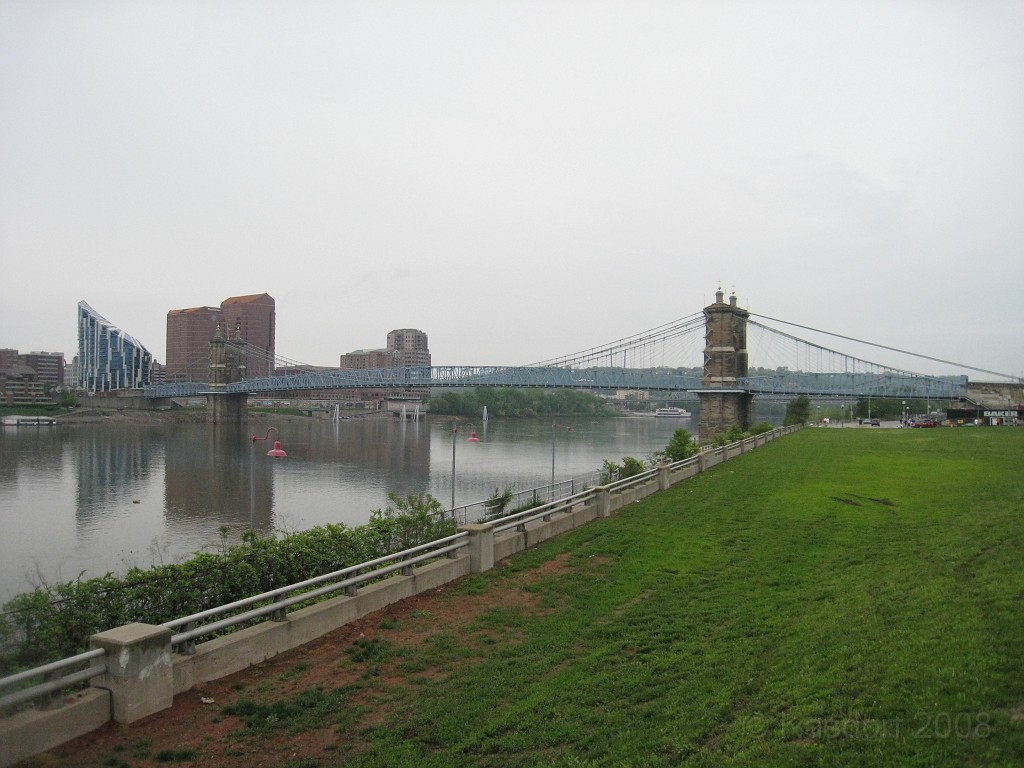 Flying Pig 2009 0390.jpg - The "Flying Pig Marathon" in Cincinnati Ohio May 3, 2009. I did the half marathon. Pretty good race, although all I remember is HILLS (actually bridges) including one killer that seemed to go for a mile!
